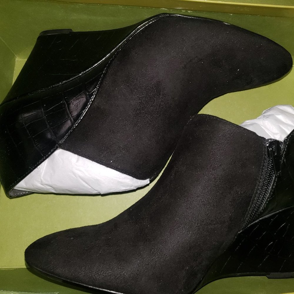 Mootsies Tootsies Black Wedge ankle boots 9 1/2 medium